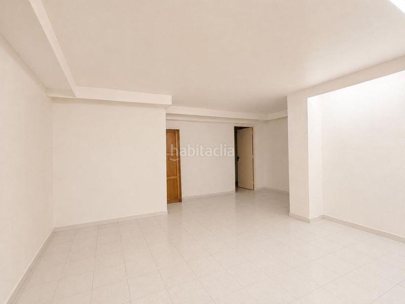 Foto 5bf0e820-c36f-46ea-8b83-f176d1236341. Local comercial a Centre Roses