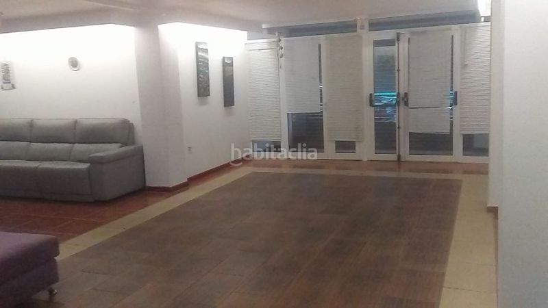 Foto c8ad1d61-b954-47bd-81dd-35cd714df9c8. Local comercial a Centre Roses