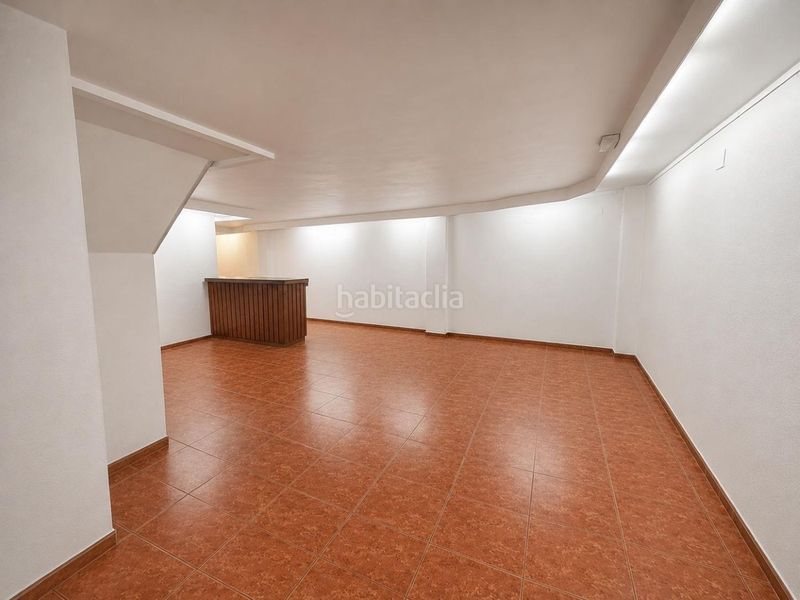 Foto ddcf587f-6915-4380-a516-876381e35d57. Local comercial a Centre Roses