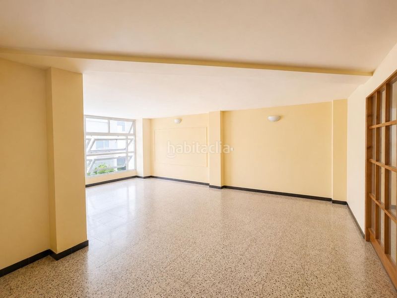 Foto f0c11dda-23eb-415f-accb-95d36e2146cf. Local comercial a Centre Roses