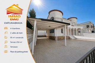 Maison  Carrer montgrí. En venta casa con terraza a solo 500 metros de la playa de empur