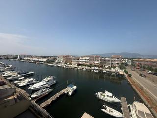 Appartement  Port emporda. Ático en venta con vistas panorámicas al canal y a la montaña, c