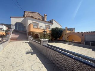 Casa  Mas bosca. Magnífica villa independiente en venta con piscina en una parcel