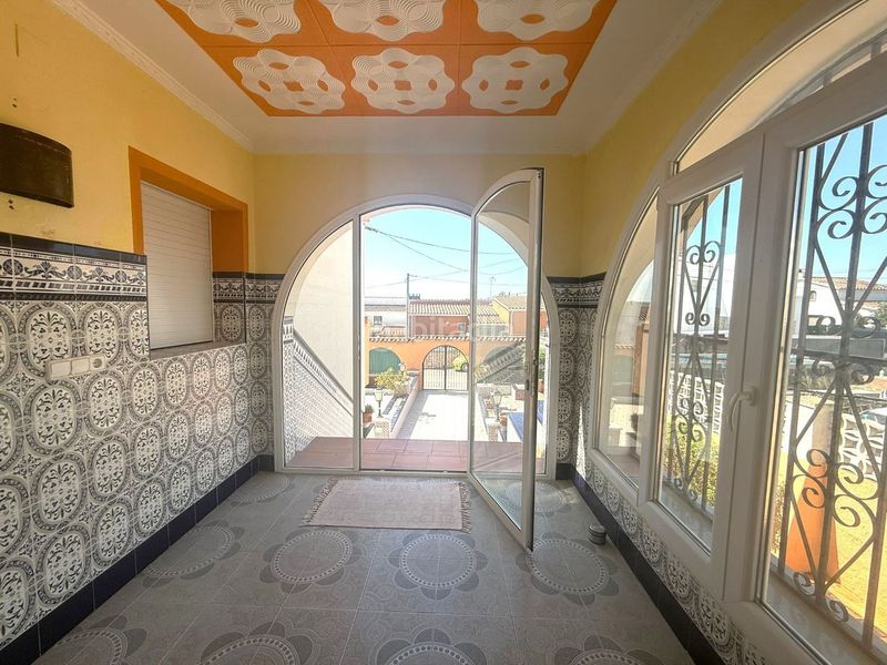 Foto 53d5d453-6b68-4676-a6c4-15dde5c9aeb5. Casa amb xemeneia calefacció aparcament piscina a Roses