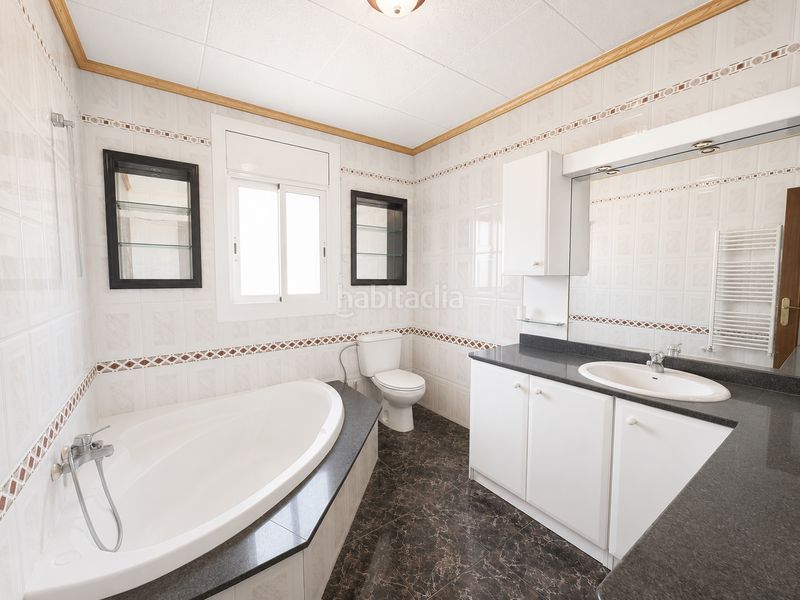 Foto d07c4fd4-507a-4de5-a6f5-61b8eb4e70f5. Casa amb calefacció aparcament piscina a Nord Roses