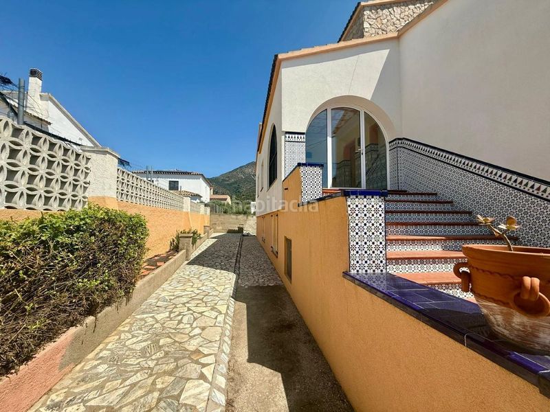 Foto ed1b8095-d70d-4d53-b71d-3ecace4d6fc3. Casa amb xemeneia calefacció aparcament piscina a Roses