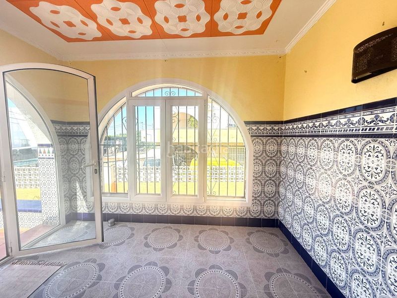 Foto f2a43205-694f-46d5-b511-568554a5b75a. Casa amb xemeneia calefacció aparcament piscina a Roses