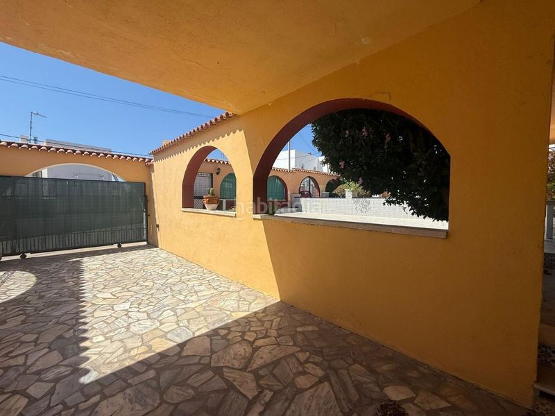 Foto fcf7ea0f-a48e-4159-a042-af91caafdcdb. Casa amb xemeneia calefacció aparcament piscina a Roses