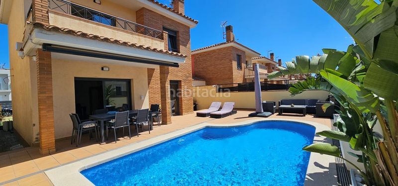 Foto a68e357f-f090-4063-8eab-145250c9786e. Casa amb calefacció piscina a Puigmal - Mas Nou Empuriabrava