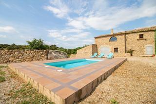 Casale  Canadal. Masia catalán con piscina y 40 ha de naturaleza en la jonquera,