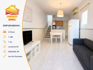 Reihenhaus in Muga - Gran Reserva - Badia. Casa adosada en venta cerca de la playa de empuriabrava.