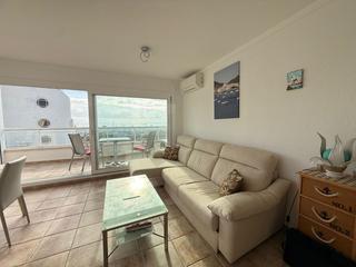 Àtic  Port nautic. En venta  ático con garaje y vistas panorámicas al mar en empuri