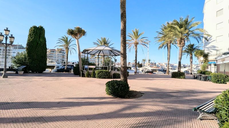 Foto 1b76abfe-fbf1-4e36-a02a-c257b7ad5a55. Àtic amb calefacció a Salins - Cavall de Mar Empuriabrava