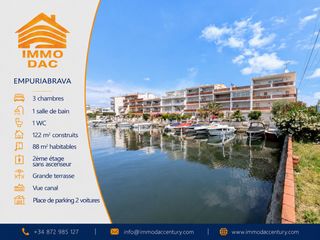 Piccolo appartamento  Carrer port empordà. Apartamento en venta con gran terraza, vistas al canal en empuri