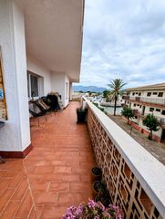 Apartament  Carrer port empordà. Apartamento en venta con gran terraza, vistas al canal en empuri