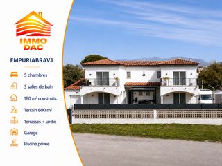Casa  Carrer montgrí. Magnífica casa con piscina, garaje y vivienda independiente a 10
