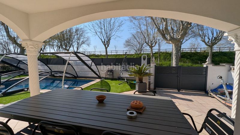 Foto a7f6902c-62f4-4fc6-b840-d7192c0a476a. Casa amb calefacció aparcament piscina a Montgrí Empuriabrava