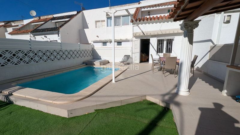 Foto c203b968-5dad-4d14-bfd1-9e701d9e62a4. Casa adossada amb calefacció piscina a Carlit - Montseny Empuriabrava