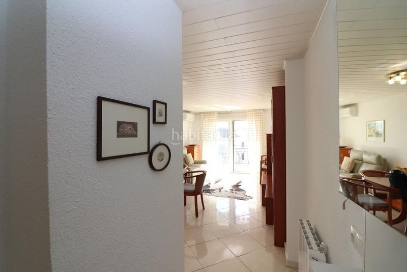 Foto 005d9823-0bba-4483-b5d2-8d062542aec0. Piso apartamento totalmente reformado con terraza y vistas al canal . en Empuriabrava