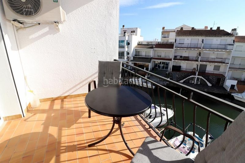 Foto 4455156e-b648-4e61-98fb-8f7e2c7ba14a. Piso apartamento totalmente reformado con terraza y vistas al canal . en Empuriabrava
