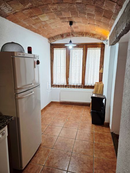 Foto 1a539cba-b1ab-4abf-a3ce-e79d81a6e2cb. Casa adossada amb calefacció a Darnius