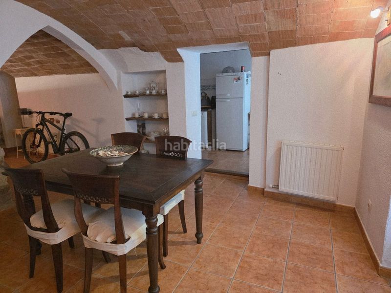 Foto a5e7ae93-0ade-48cd-a777-6a01e8cd6c19. Casa adossada amb calefacció a Darnius