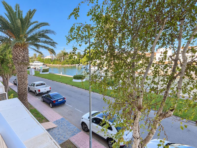 Foto b5796449-3fa8-4d3e-ae6f-cbf95a145600. Apartament a Moxó - Sant Mori Empuriabrava