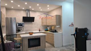 Pis  Puentelarra. Kronox vende en exclusiva piso de 2 dormitorios y 2 baos en el