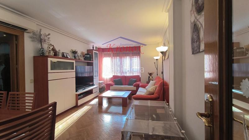 Foto 36fa211c-c836-468a-8ee8-baf900a24de3. Piso vivienda de 3 dormitorios y dos baños. urb. privada, garaje y piscina. en Madrid