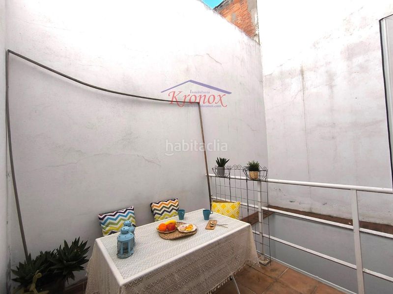 Piso local dúplex con terraza y patio, posibilidad 3 habitaciones junto a metro buenos aires en Madrid - Imagen 11