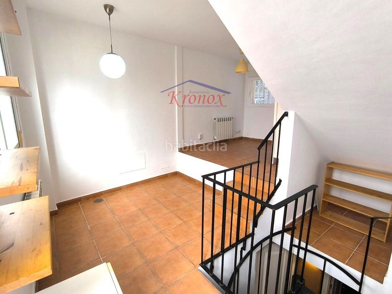 Piso local dúplex con terraza y patio, posibilidad 3 habitaciones junto a metro buenos aires en Madrid - Imagen 4