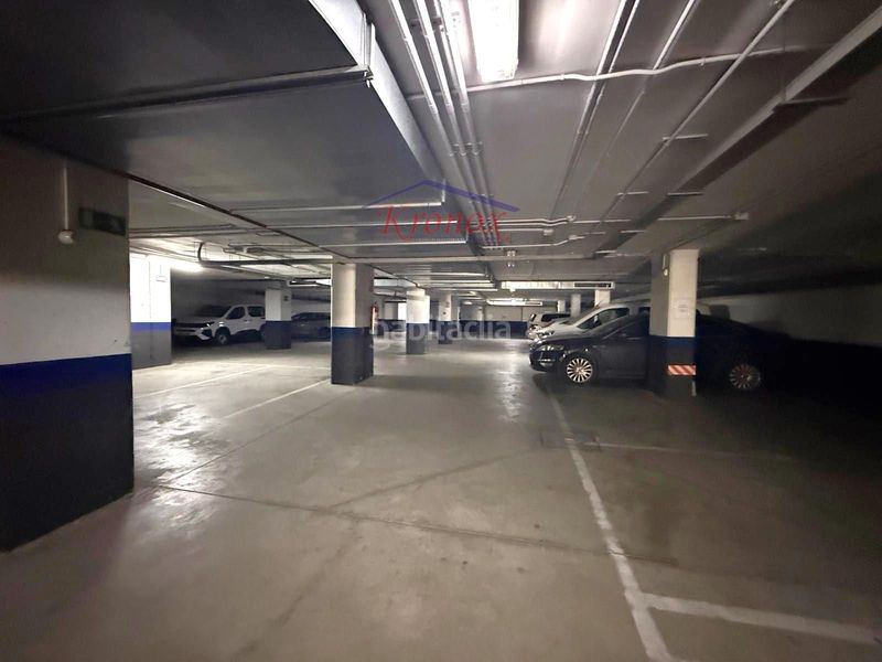 Foto ad2cfcc9-e597-4a5d-adb5-4129cec9b924. Local comercial local en villa de vallecas con plaza de garaje incluida en el precio en Madrid