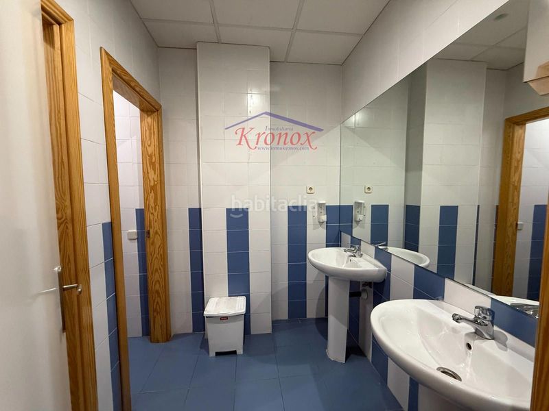 Foto d34567c3-43b6-4e0f-94d0-f9b0985079e5. Local comercial local en villa de vallecas con plaza de garaje incluida en el precio en Madrid