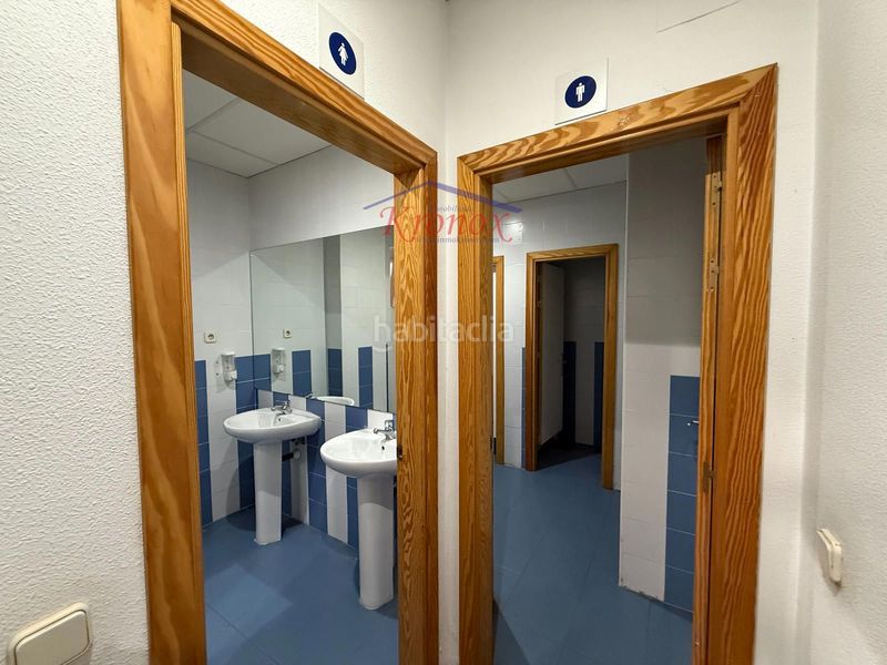 Foto f69fe75d-bd55-472a-936b-a2579d25a3fe. Local comercial local en villa de vallecas con plaza de garaje incluida en el precio en Madrid