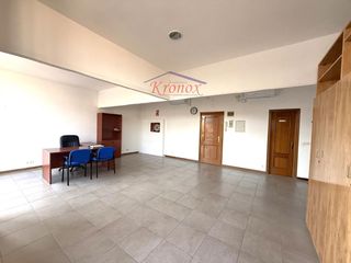 Büro in San Diego. Oficina en av. de la albufera en venta o alquiler