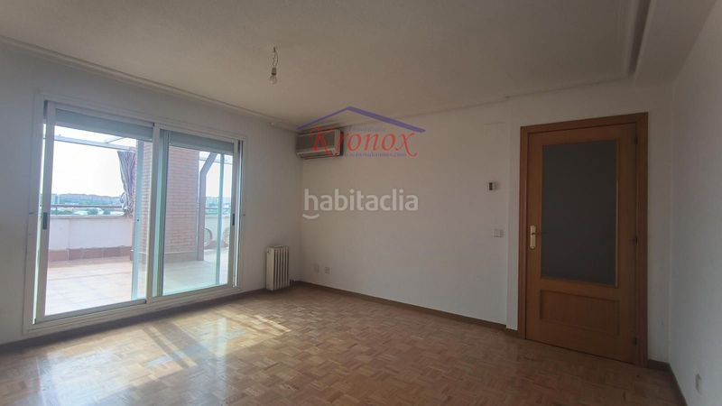 Foto 3a2e243f-6ca0-466b-a459-e0e8229fb0e8. Àtic amb calefacció a Santa Eugenia Madrid
