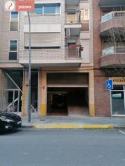 Aparcament cotxe a Joc de la Bola - Camps d'Esports. Plaza de parking