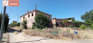 Edifici a Llívia. Edificación en zona de llivia