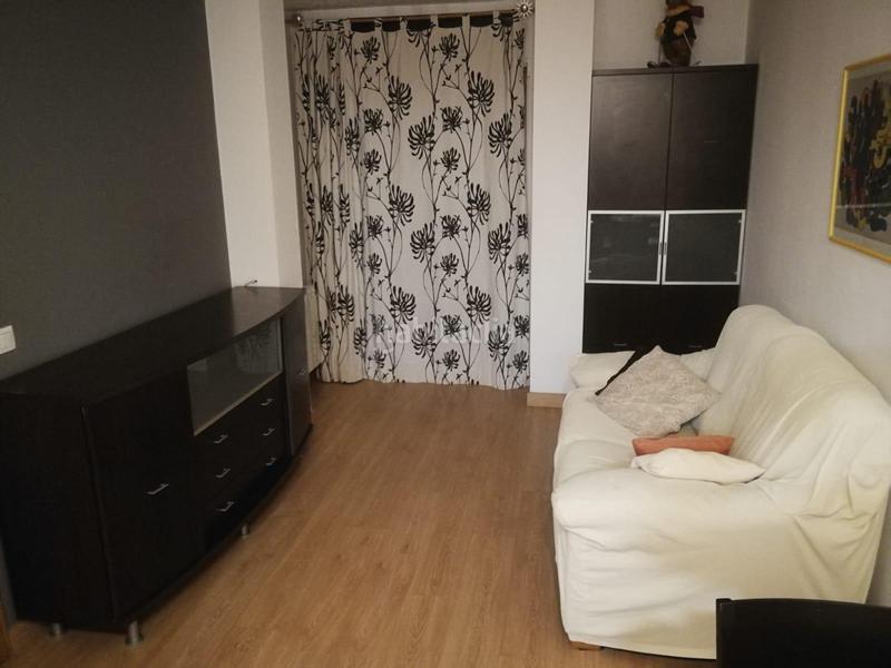 Foto 924233f0-b2fa-4cb0-8cdb-c15e0bf3353e. Apartamento  cerca de la estación de trenes en Lleida