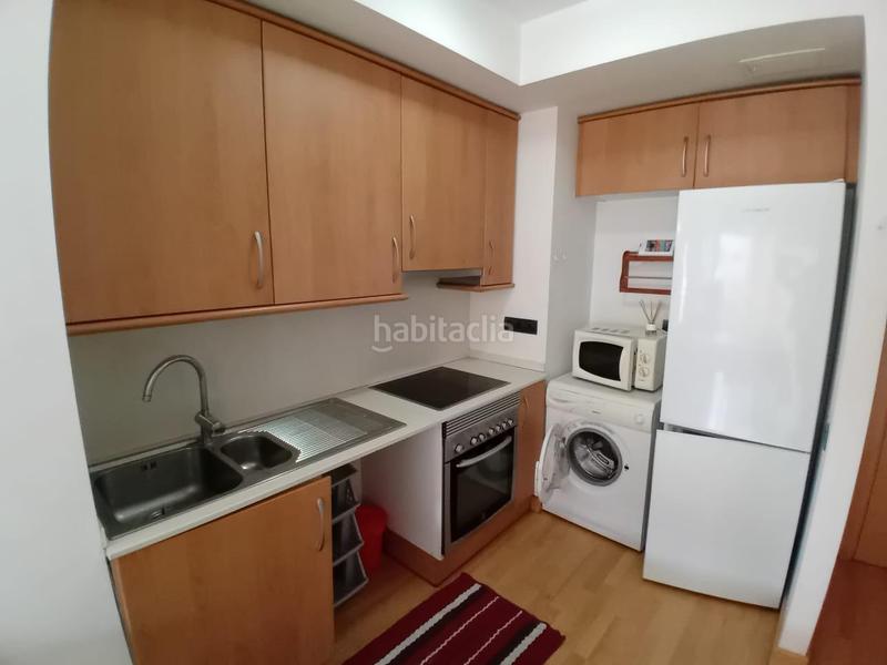Foto c40df065-13b7-4429-9080-e5594645b99f. Piccolo appartamento con riscaldamento parcheggio terrazza in Lleida