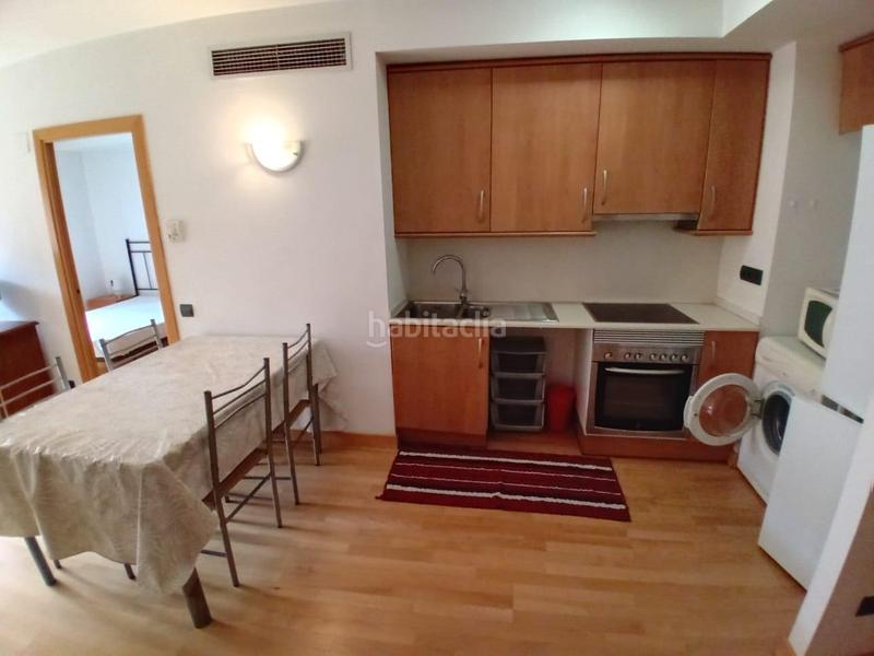 Foto d6d7b674-b799-43e9-9799-8b635de7052c. Piccolo appartamento con riscaldamento parcheggio terrazza in Lleida