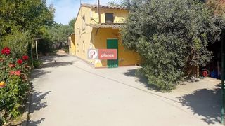 Country house in La Caparrella. Casa con terreno en partides de lleida ciudad