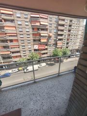 Piso  Gran passeig de ronda. Piso de 3 habitaciones en passeig de ronda con ascensor y calefa