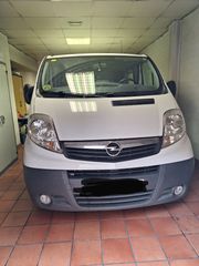 Aparcament cotxe a Instituts-Universitat. Venta furgon