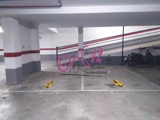 Lloguer Aparcament cotxe a Carrer de bernardo prieto 36. Plaza de garaje en alquiler en benimamet