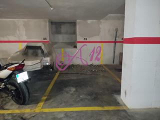 Lloguer Aparcament cotxe a Carrer de montesa 46. Plaza de garaje en alquiler para moto en patraix