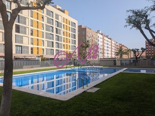 Lloguer Pis en Carrer de salvador rodr�guez bronch� 1. Piso de 3 hab en residencial con piscina