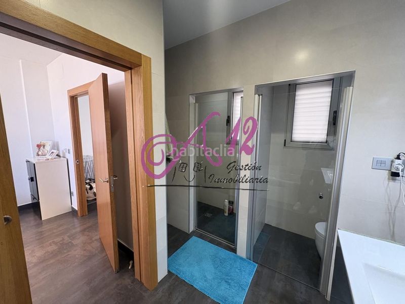 Foto 18ac7cf0-193c-4689-9e1c-612f9a78ef9a. Casa amb aparcament a Yecla