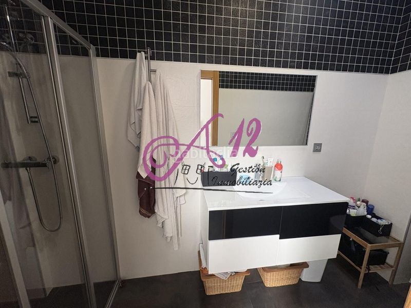 Foto 1c72fd9a-158b-4516-b402-df86d198bdf7. Casa amb aparcament a Yecla