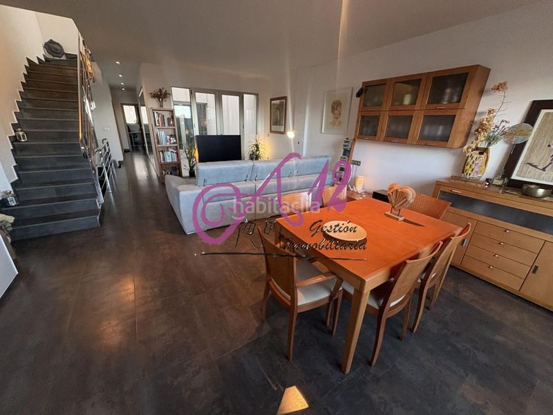 Foto 711d0939-b724-4e99-aa31-45f6b63fdaff. Casa amb aparcament a Yecla